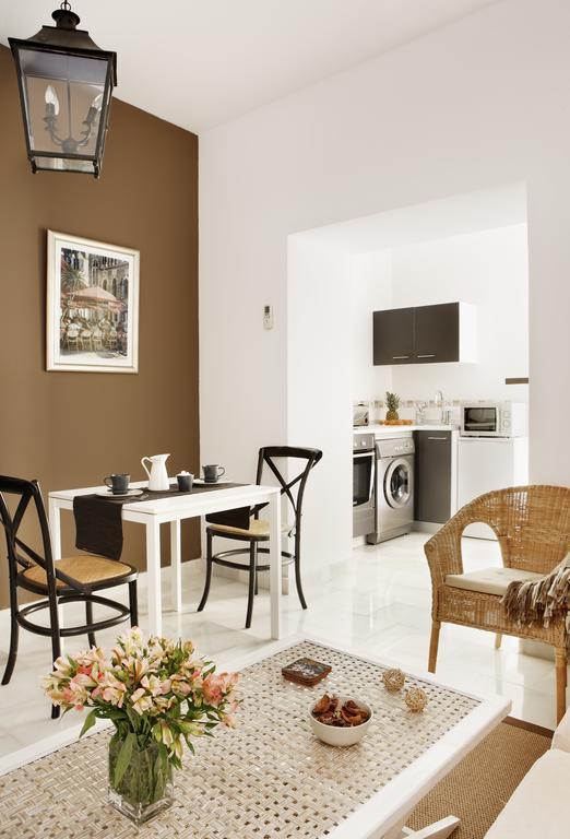 Apartamentos Mariscal Sevilha Exterior foto