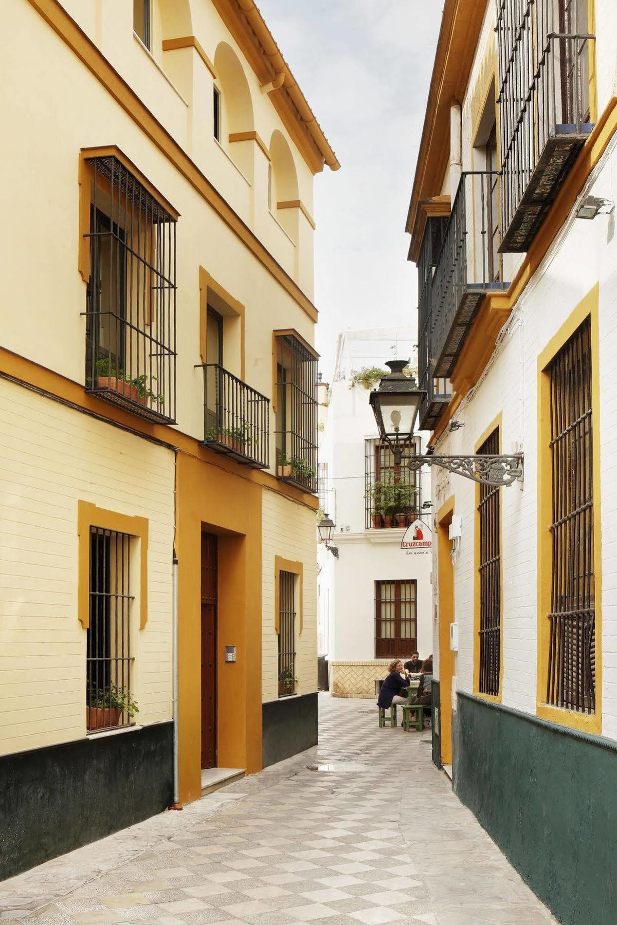 Apartamentos Mariscal Sevilha Exterior foto